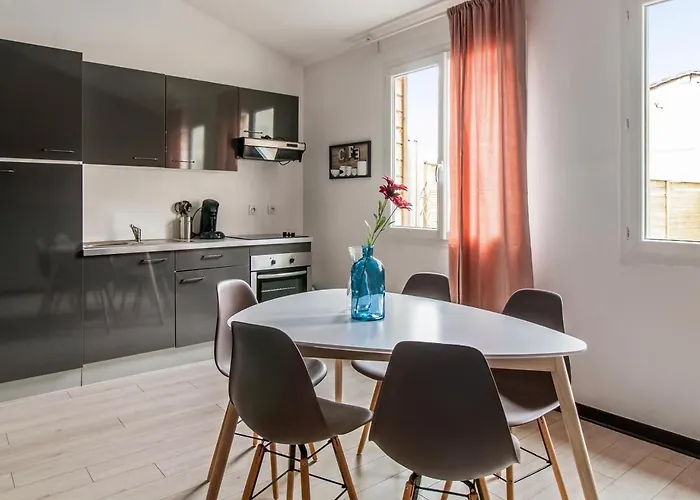 Notre Dame Apartment